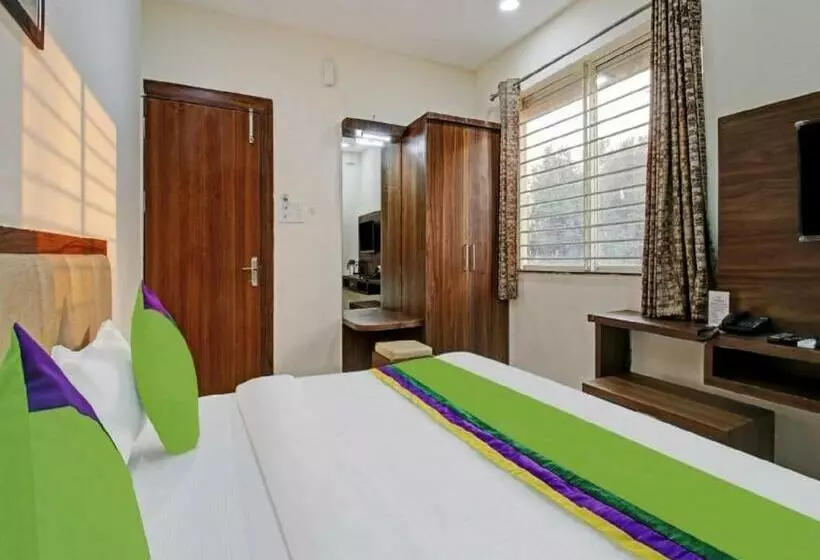 ホテル Aditya Regency, Bhopal