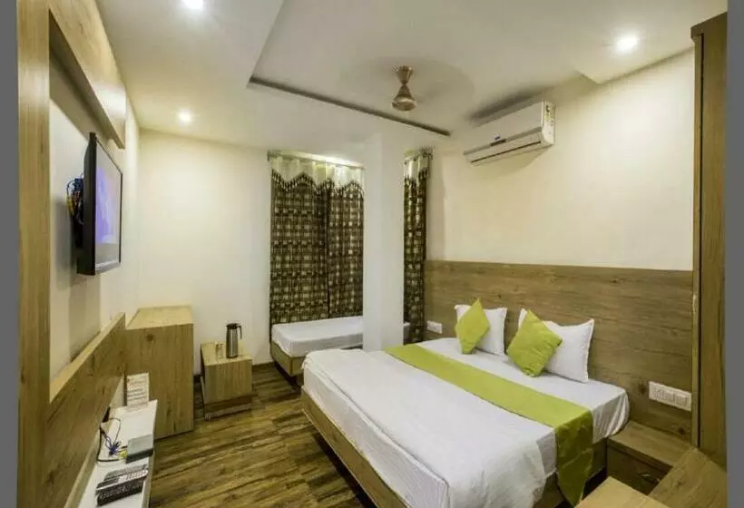 ホテル Aditya Regency, Bhopal