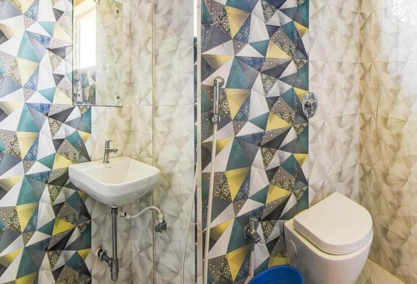 Hotel Collection O 702663 Golden Residency