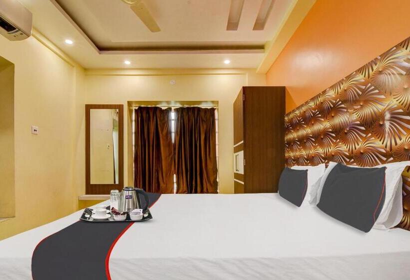 Hotel Collection O 702663 Golden Residency