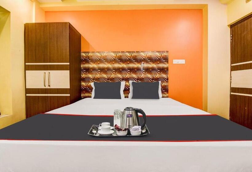 Hotel Collection O 702663 Golden Residency