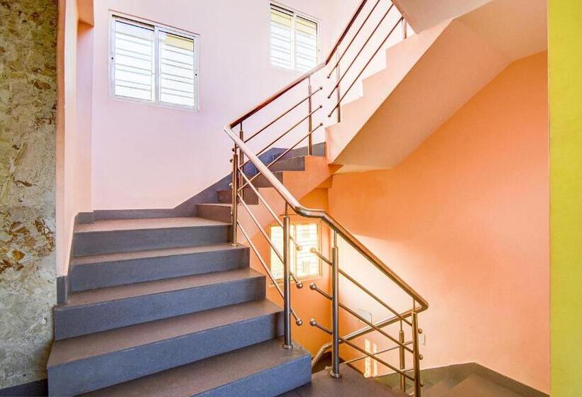 Hotel Collection O 702663 Golden Residency