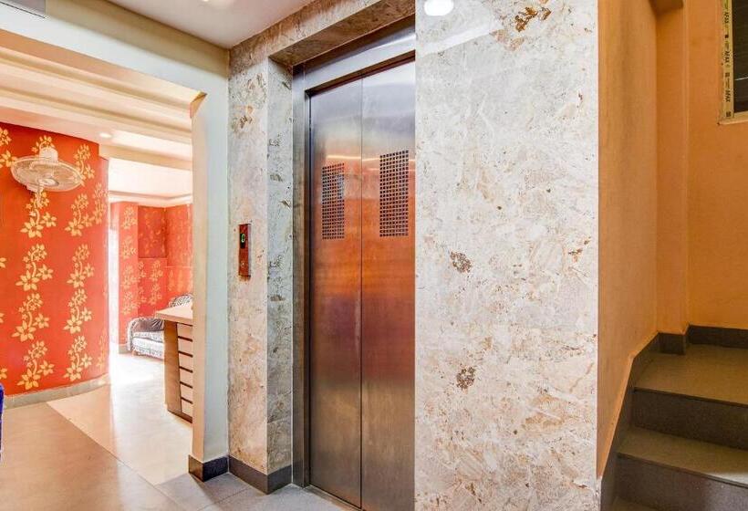 Hotel Collection O 702663 Golden Residency