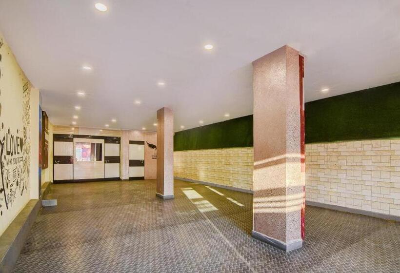 Hotel Collection O 702663 Golden Residency