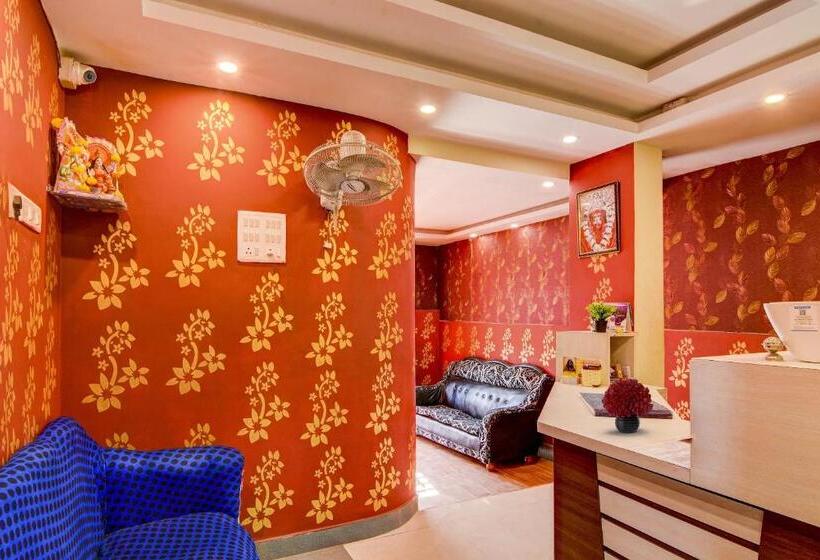 Hotel Collection O 702663 Golden Residency