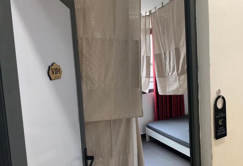 هتل کپسول Elegant Homestay Sai Gon   District 3