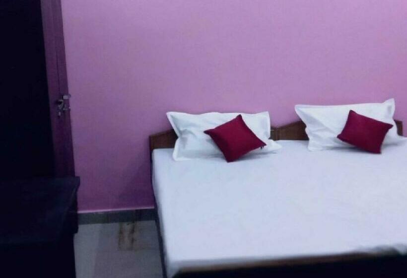 Otel Oyo 70187 Mayra