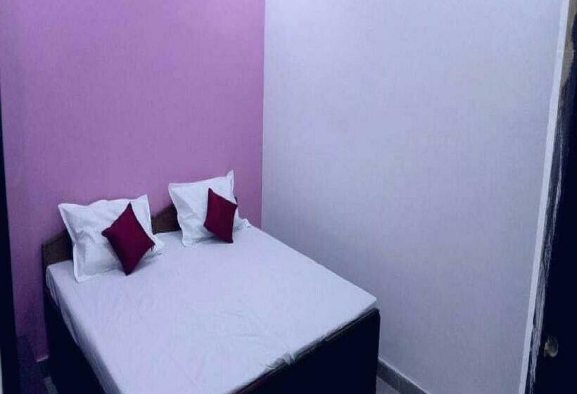 Otel Oyo 70187 Mayra