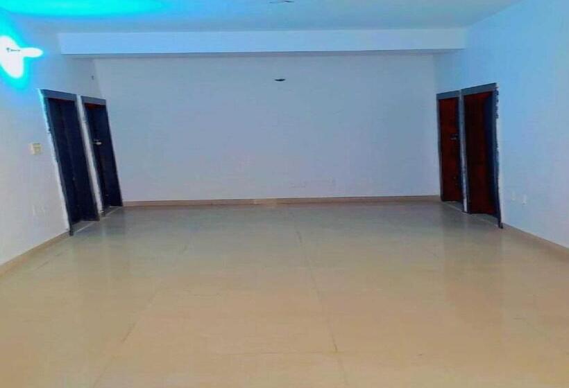 Otel Oyo 70187 Mayra