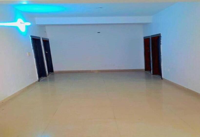 Otel Oyo 70187 Mayra