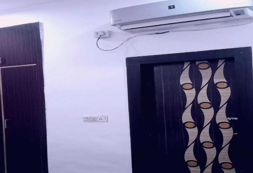 Otel Oyo 70187 Mayra