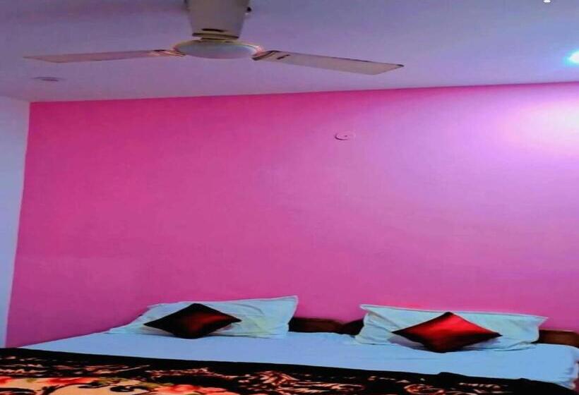 Otel Oyo 70187 Mayra