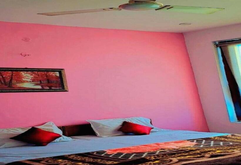 Otel Oyo 70187 Mayra