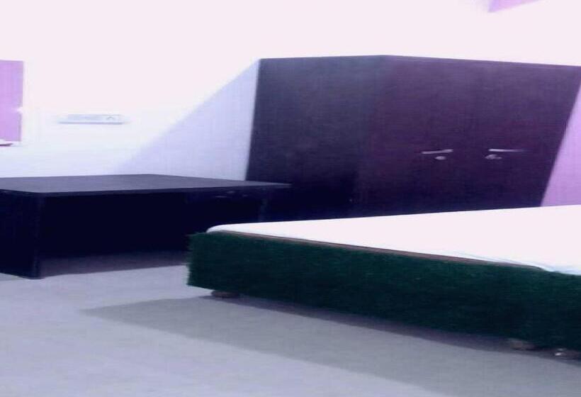 Otel Oyo 70187 Mayra