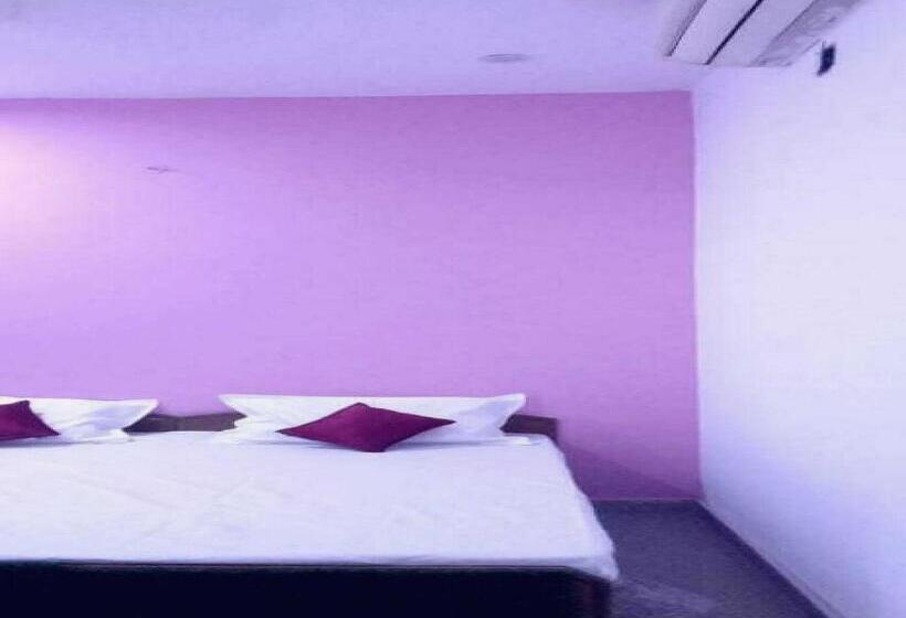 Otel Oyo 70187 Mayra