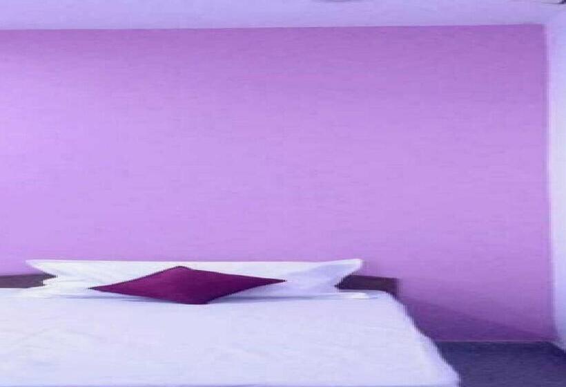 Otel Oyo 70187 Mayra