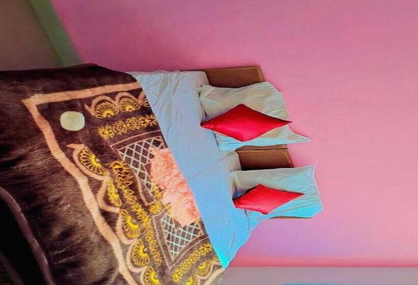 Otel Oyo 70187 Mayra