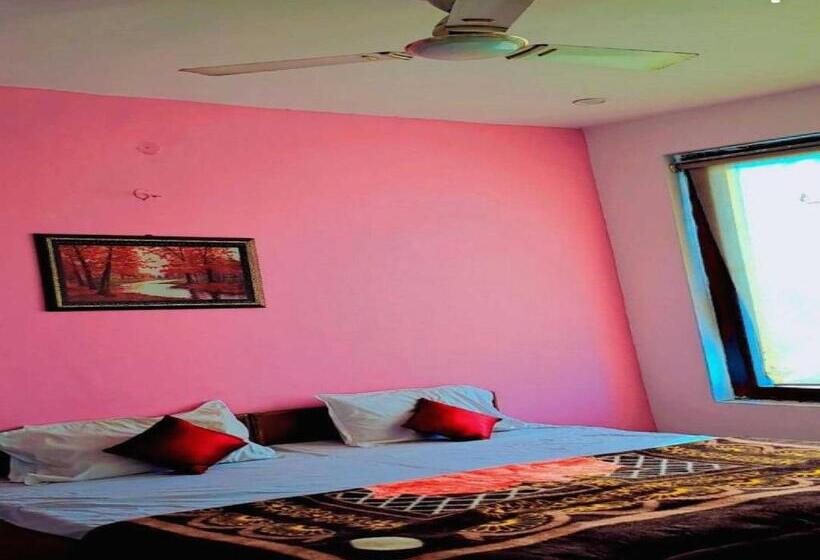 Otel Oyo 70187 Mayra