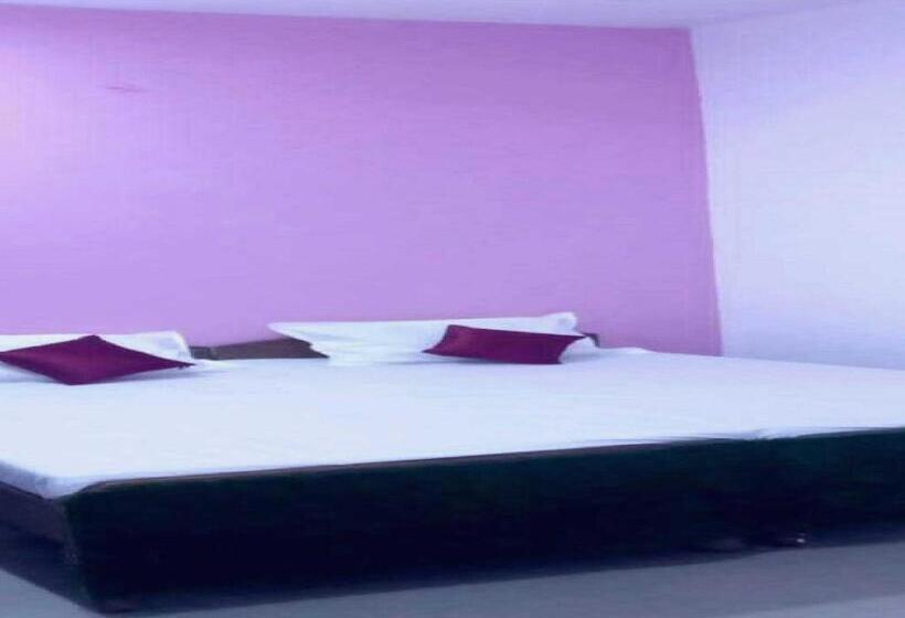 Otel Oyo 70187 Mayra