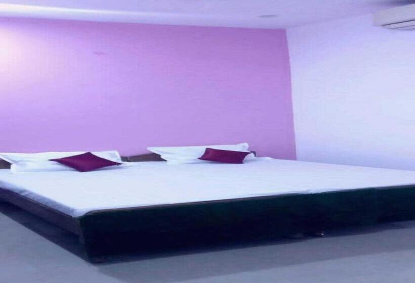 Otel Oyo 70187 Mayra