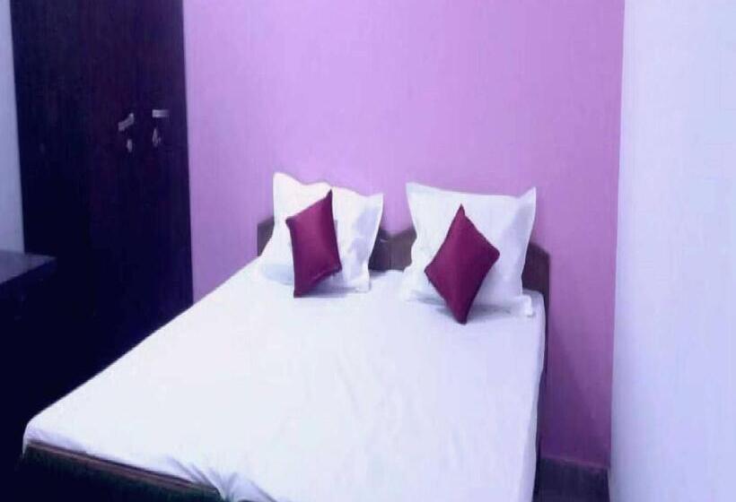 Otel Oyo 70187 Mayra