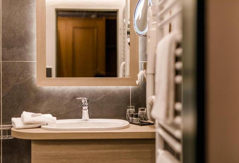 Отель Sauerländer Hof