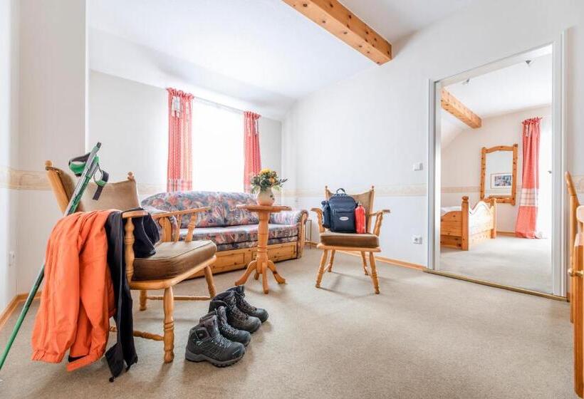 Отель Sauerländer Hof