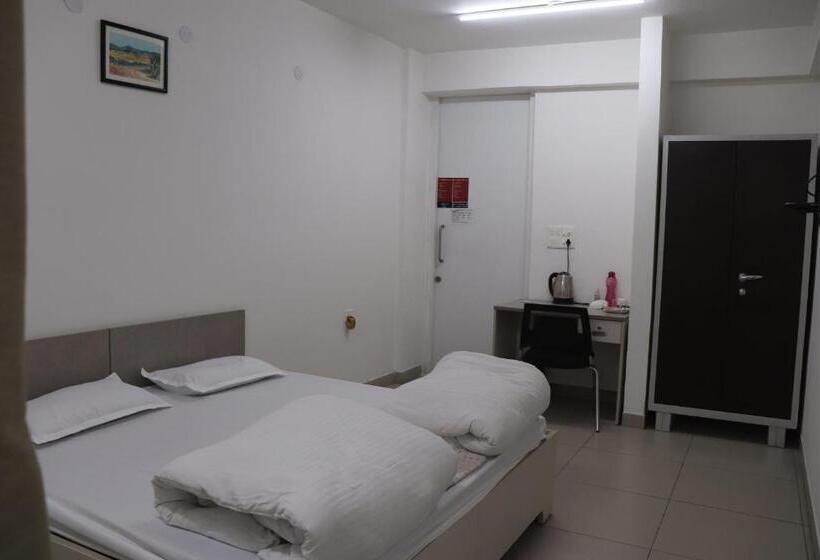 Pension Faculty House Cosy Lounge Near Expo Mart