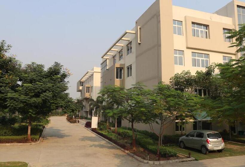 Pension Faculty House Cosy Lounge Near Expo Mart