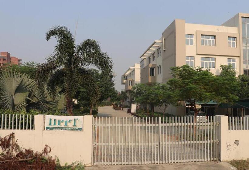 Pension Faculty House Cosy Lounge Near Expo Mart