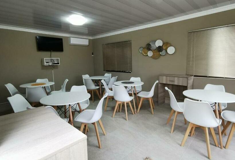 بنسيون Joyous Guest House