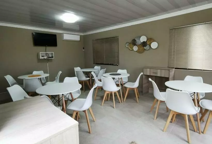 ペンション Joyous Guest House