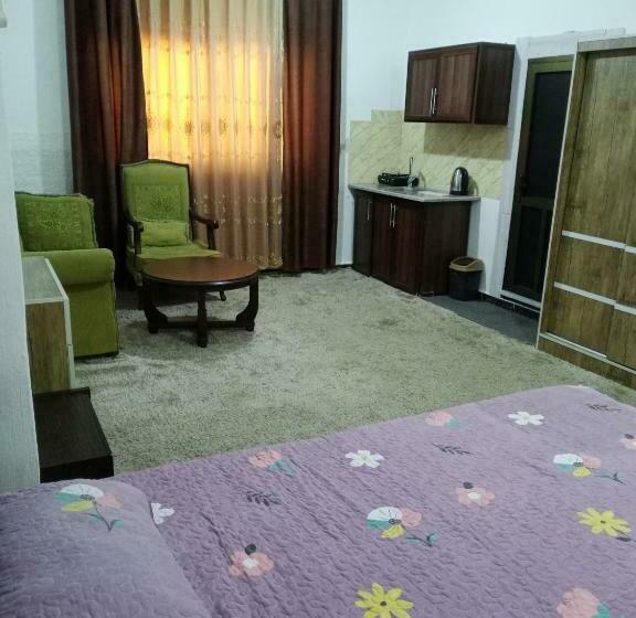 پانسیون Flower