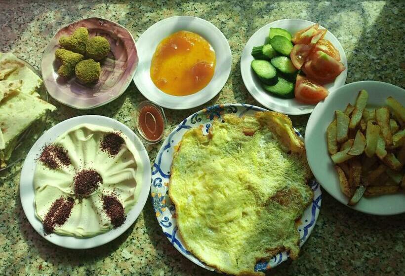 پانسیون Flower