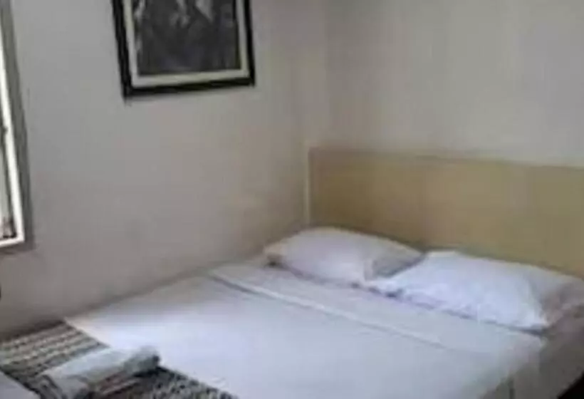 Hotelli Express O 91674 Penginapan Bm Prima