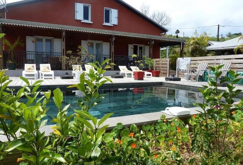 تختخواب و صبحانه Domaine De La Louise