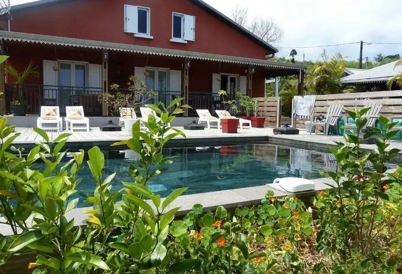 تختخواب و صبحانه Domaine De La Louise