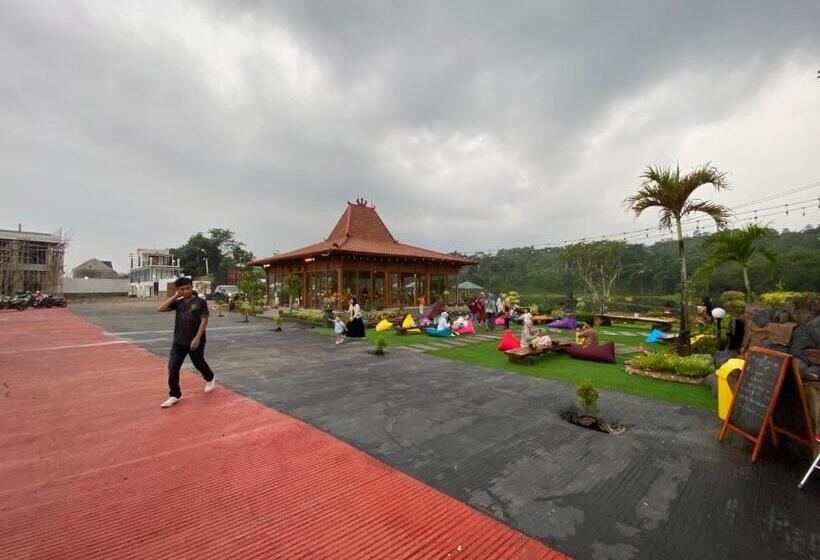 Hotel Resort & Resto Talaga Sundayana