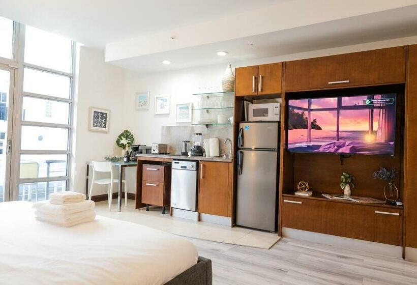 Rooftop Pool Suite With King Bed In Ocean Dr C303