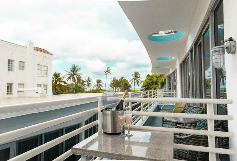 Rooftop Pool Suite With King Bed In Ocean Dr C303