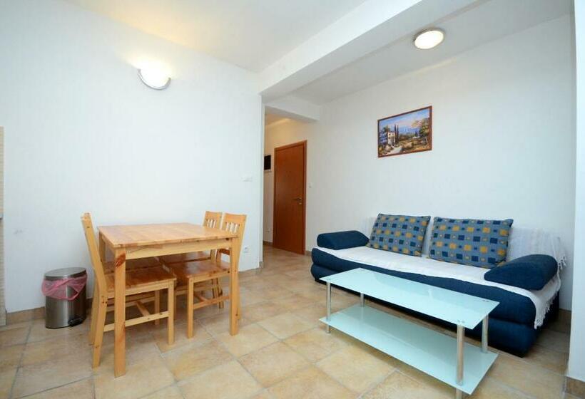 Apartments And Rooms Stipe