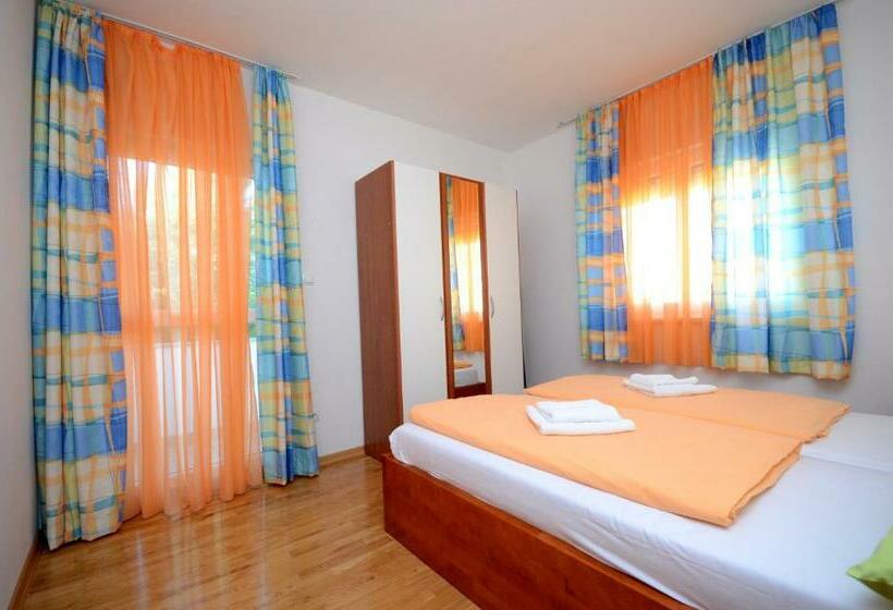 Apartments And Rooms Stipe