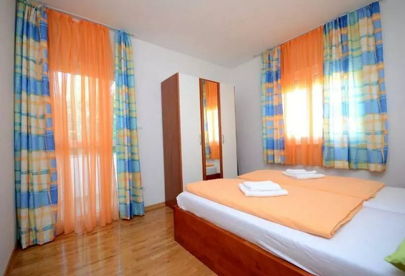 Apartments And Rooms Stipe