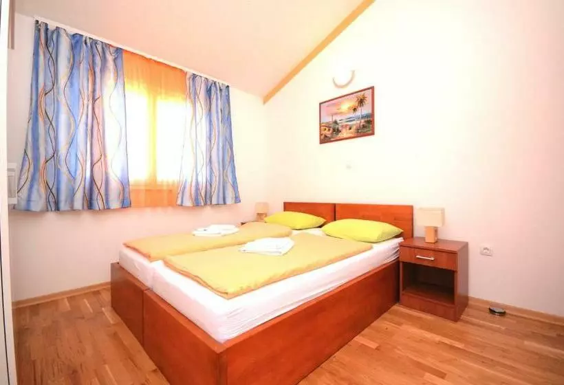 Apartments And Rooms Stipe