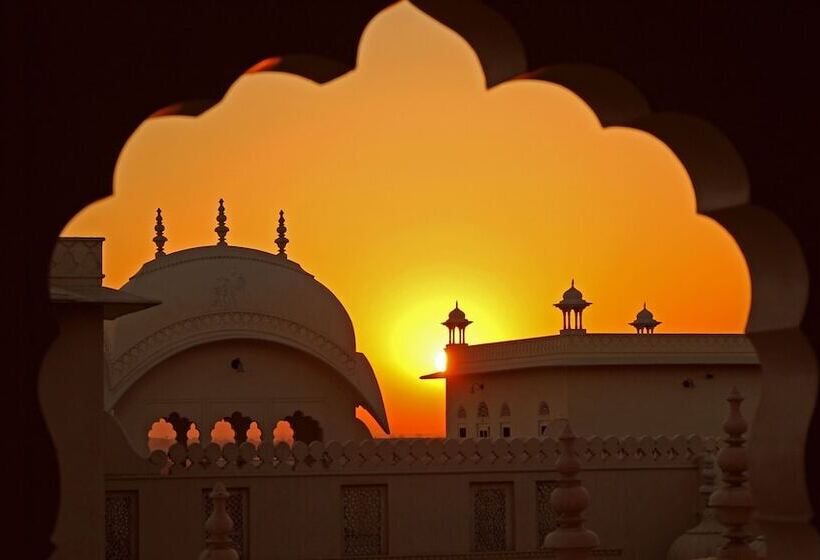 בית מלון כפרי Alsisar Mahal  Heritage