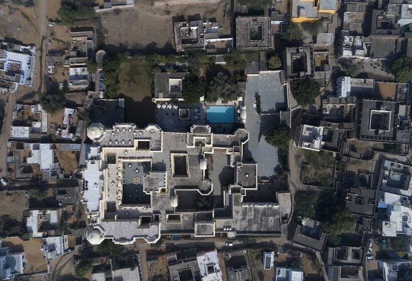 בית מלון כפרי Alsisar Mahal  Heritage