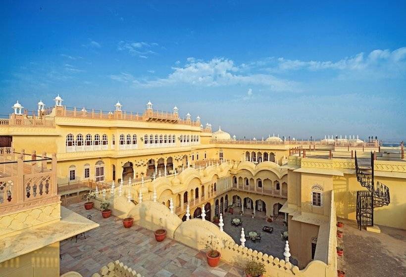 בית מלון כפרי Alsisar Mahal  Heritage