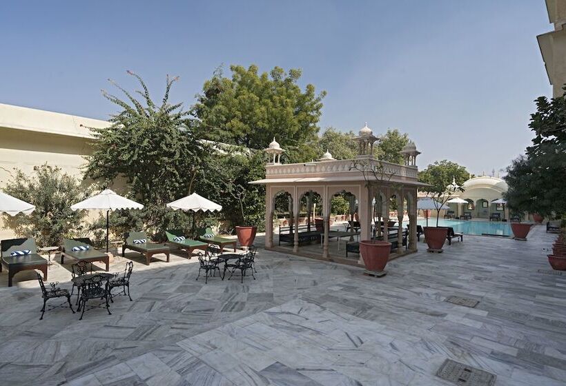 בית מלון כפרי Alsisar Mahal  Heritage