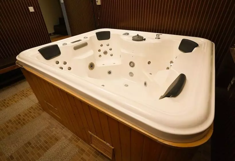 Hotel Atithi Resort & Spa