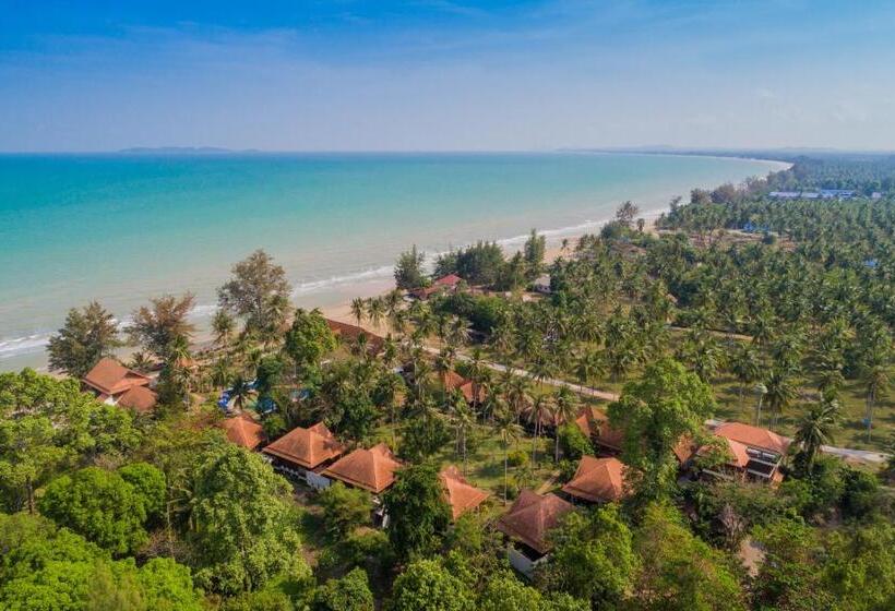 Coral Hotel Bangsaphan